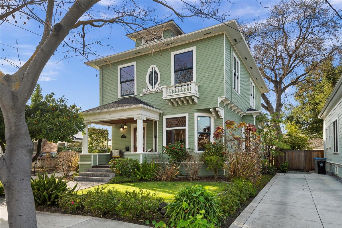 1237 Hester AVE