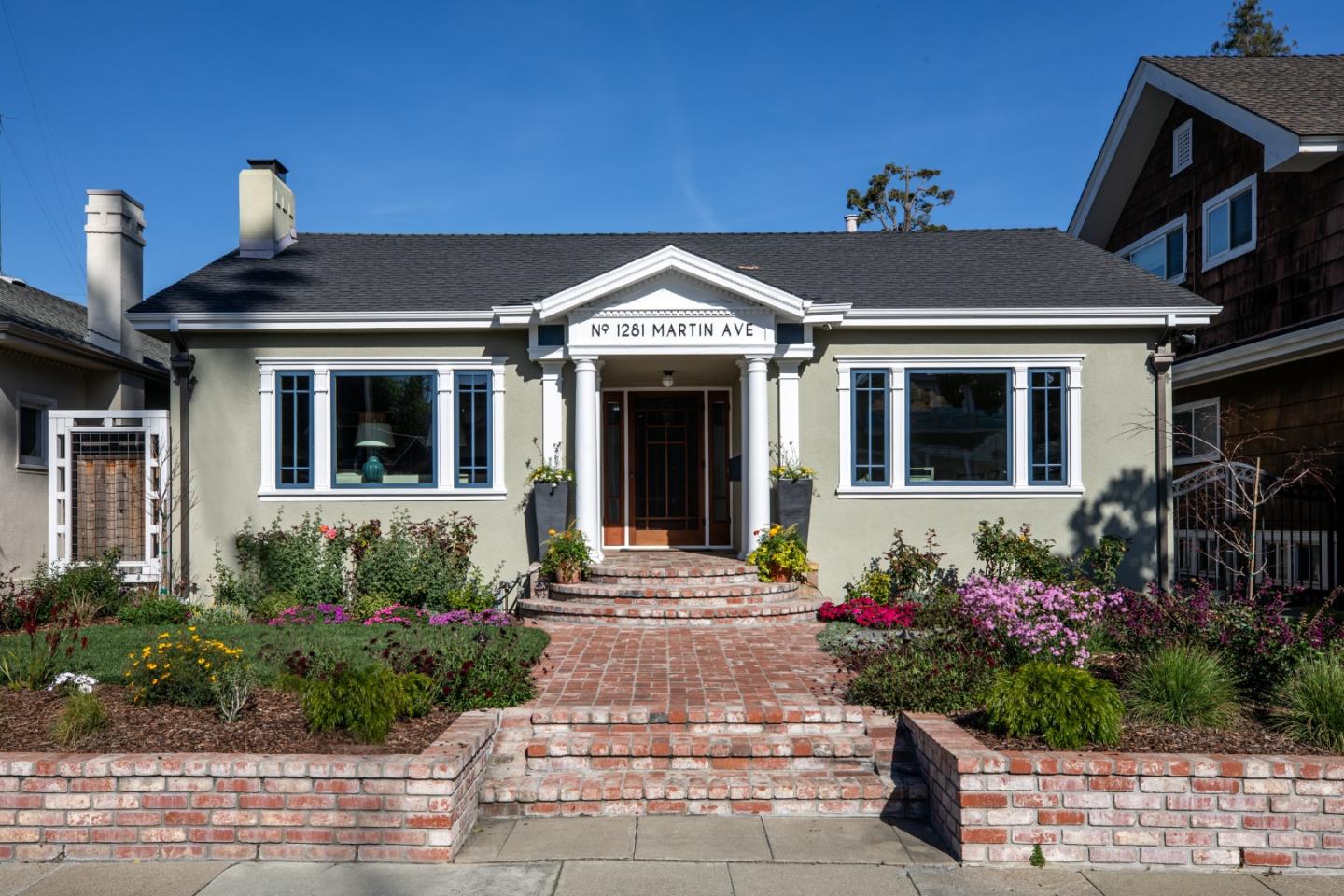 1281 N Martin AVE