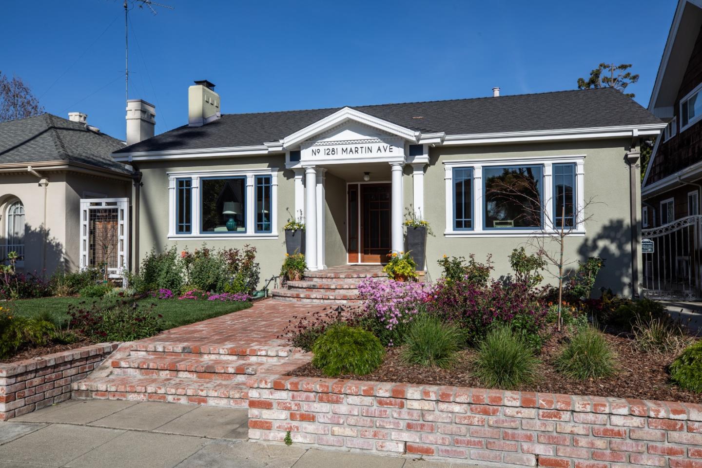 1281 N Martin AVE