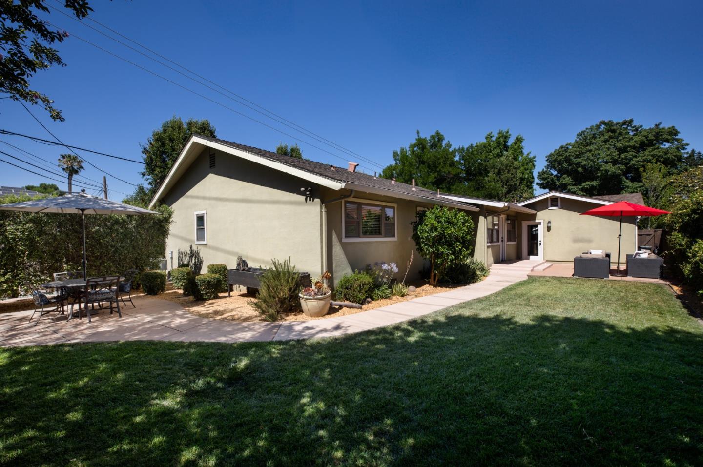 1904 Blackford LN