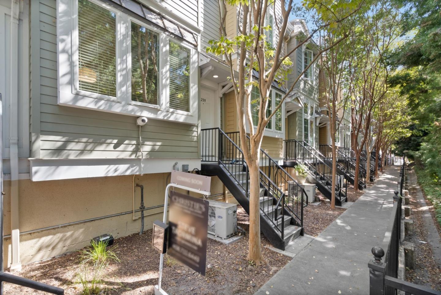 235 Kentdale PL