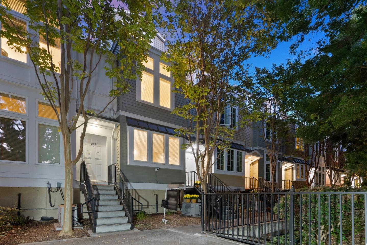 235 Kentdale PL