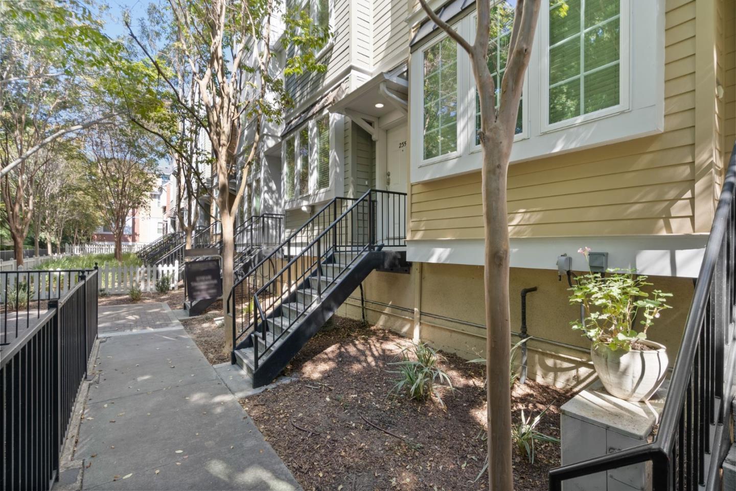 235 Kentdale PL