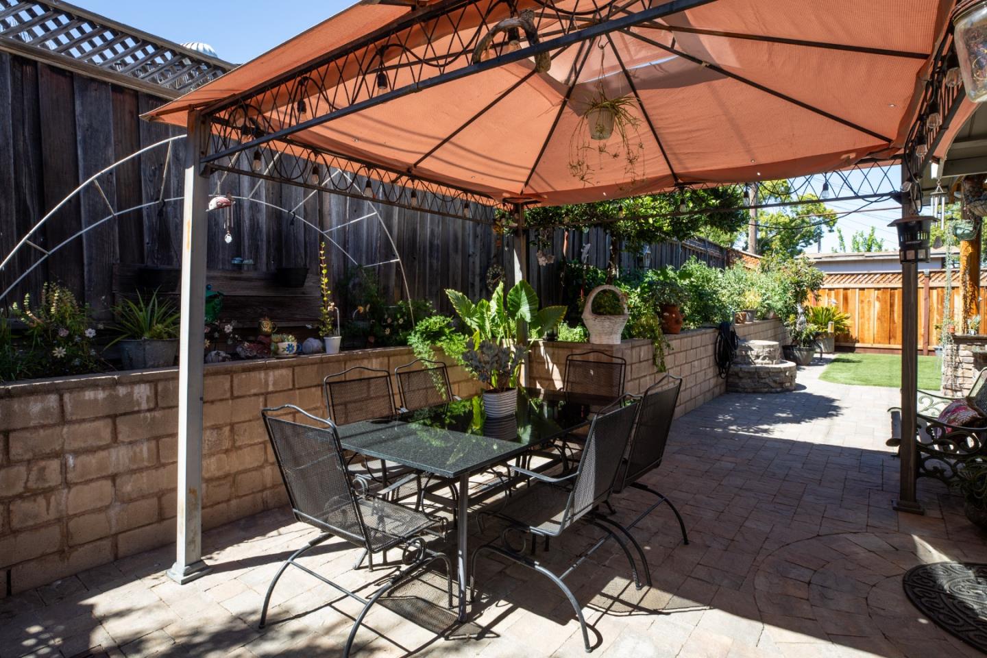 1389 Blossom Hill RD