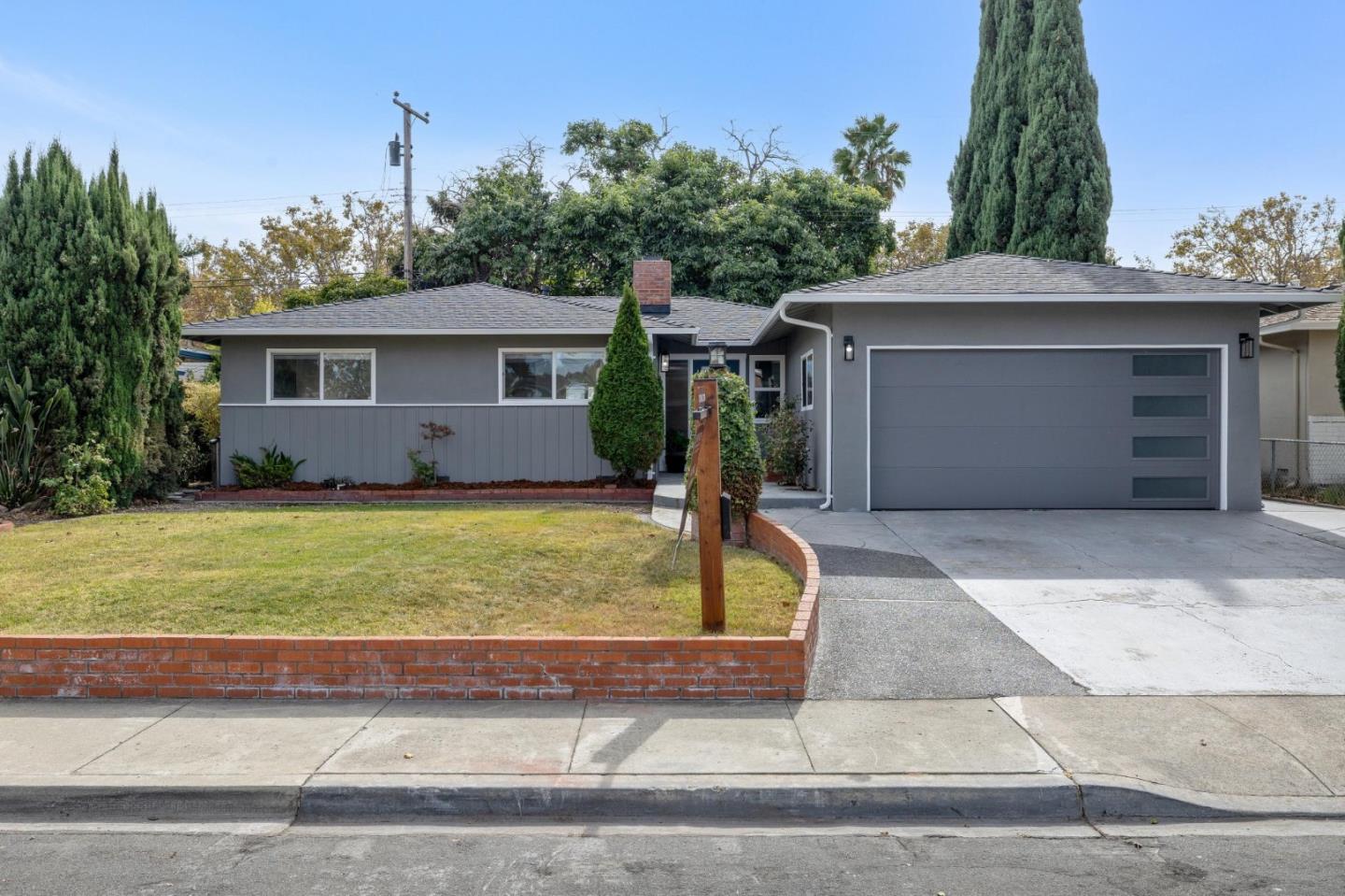 2212 Cabrillo AVE