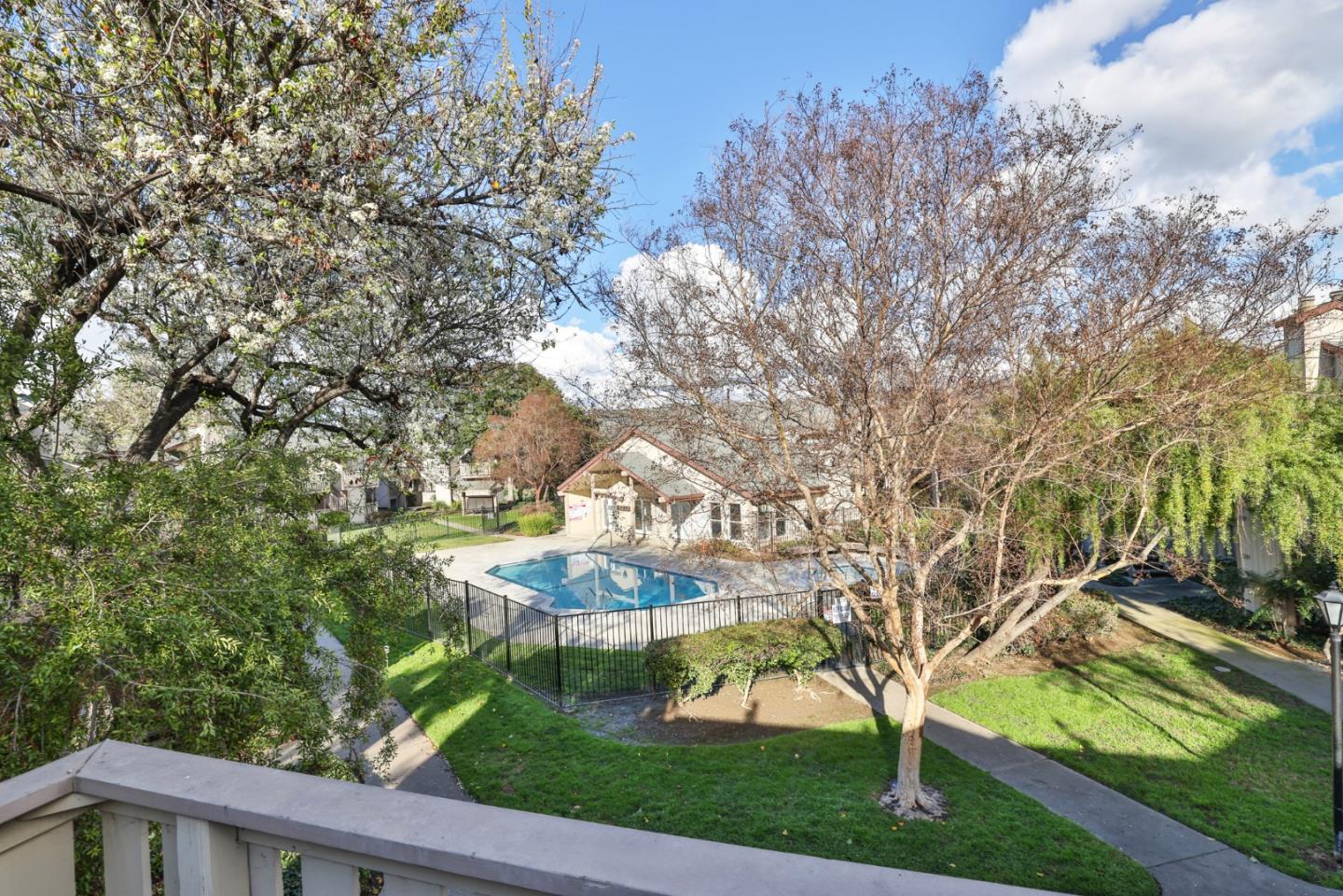 398 Coyote Creek CIR