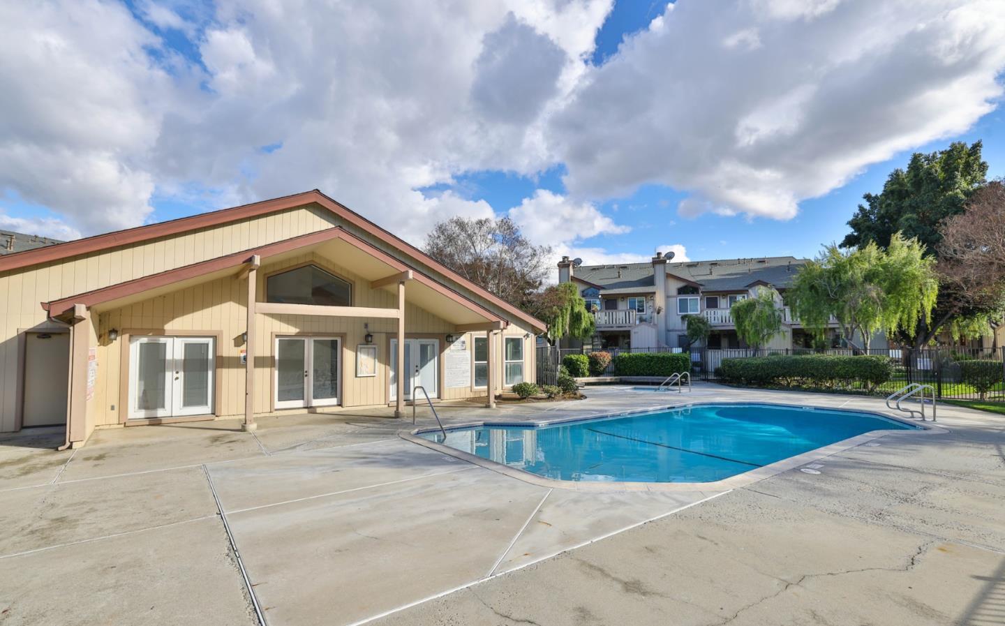 398 Coyote Creek CIR