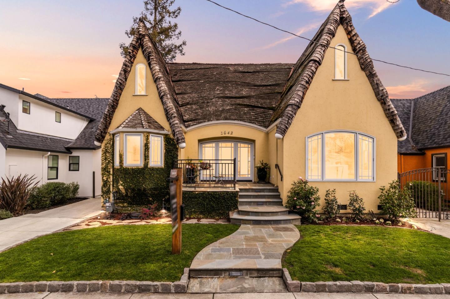 1642 JUANITA AVE
