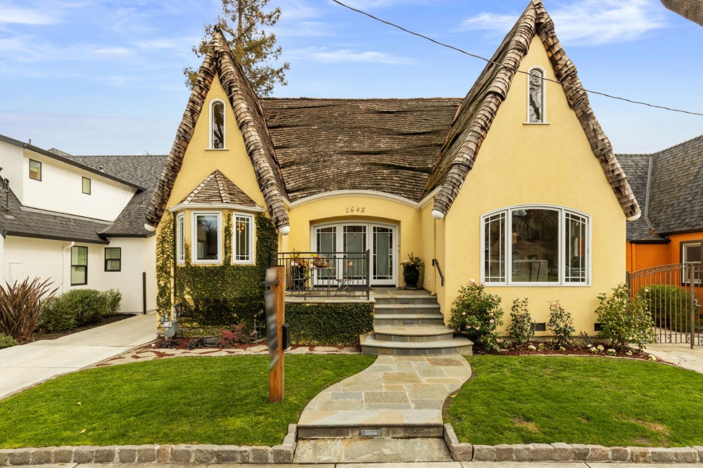 1642 JUANITA AVE