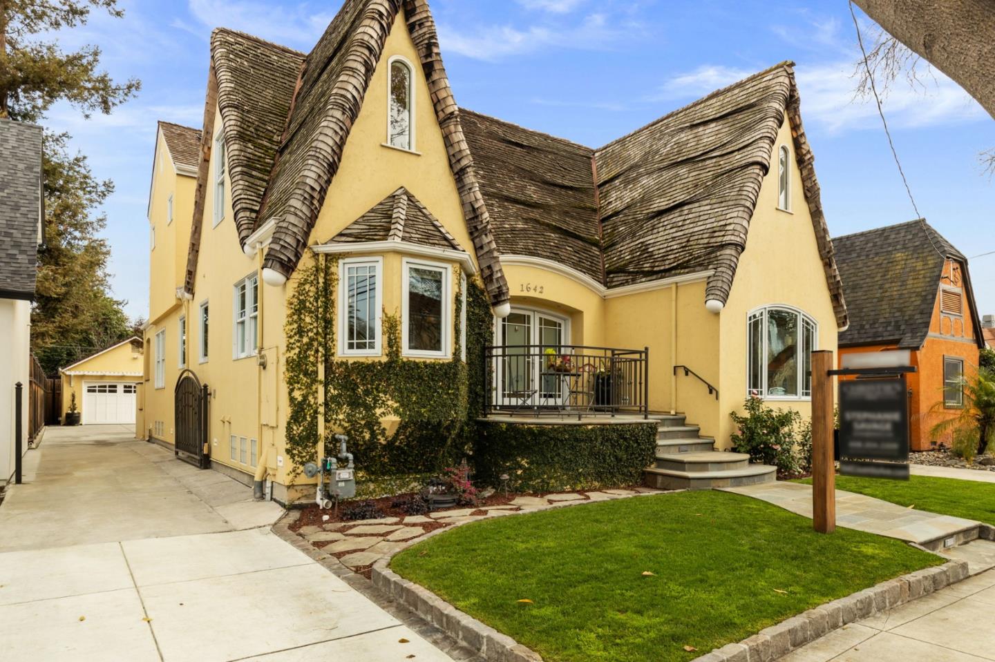 1642 JUANITA AVE