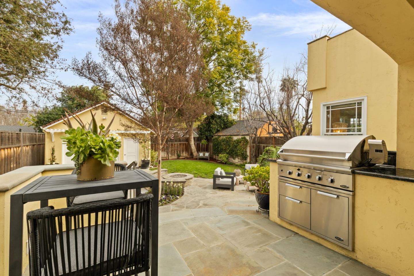 1642 JUANITA AVE