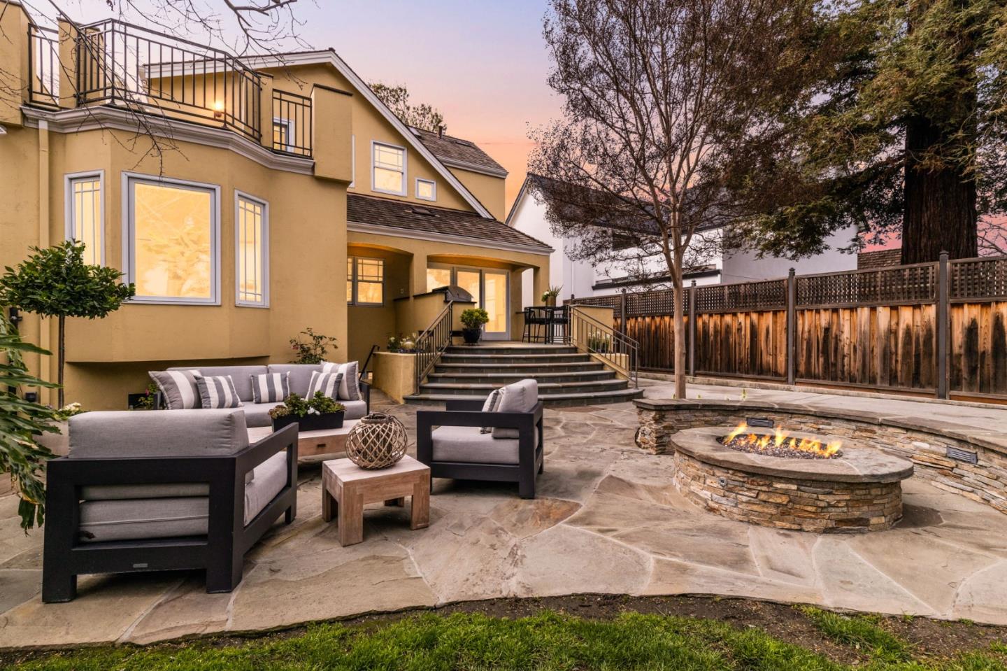 1642 JUANITA AVE