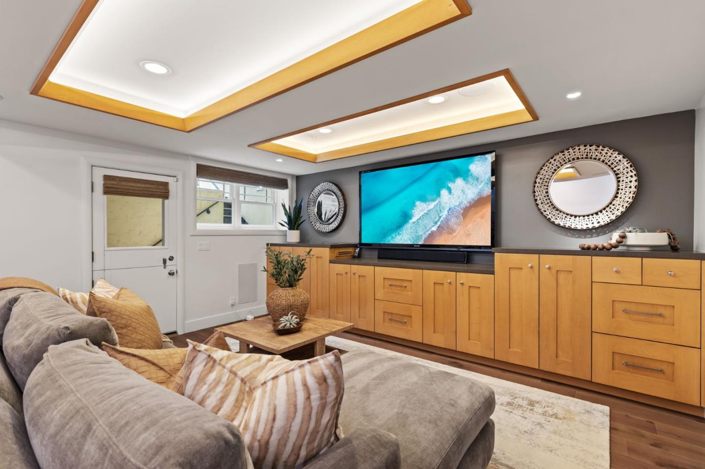 1642 JUANITA AVE