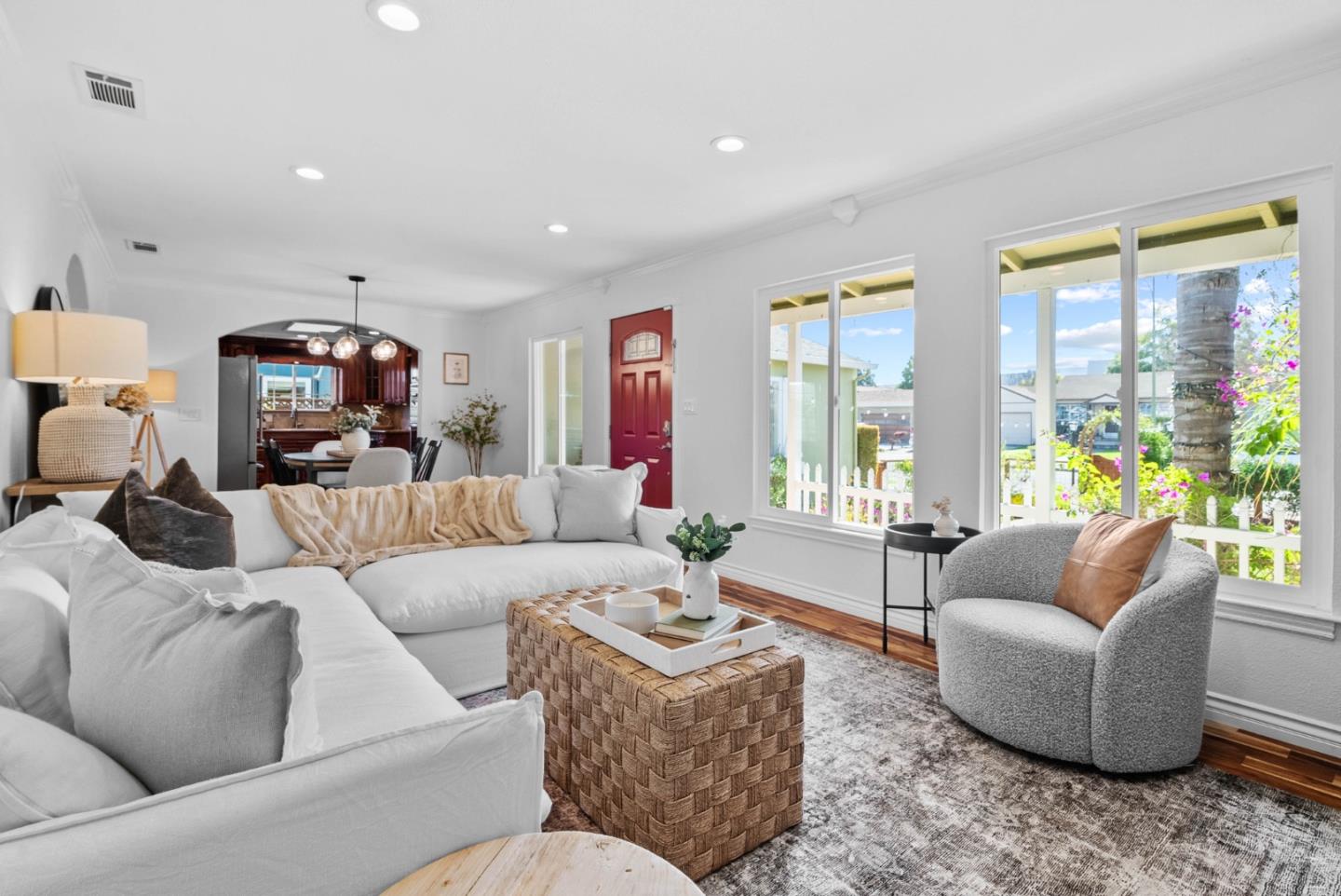 2423 Fernwood AVE