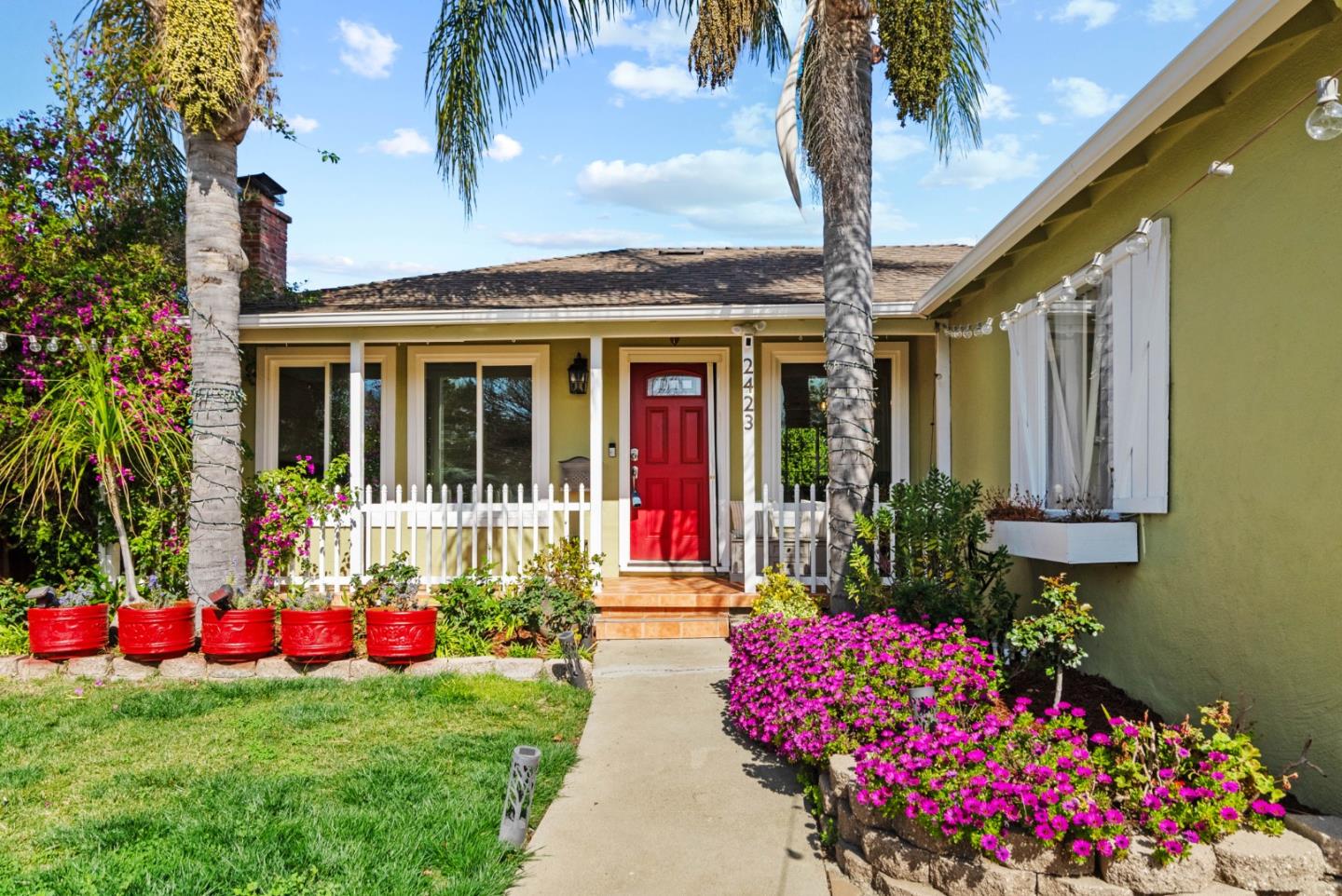2423 Fernwood AVE