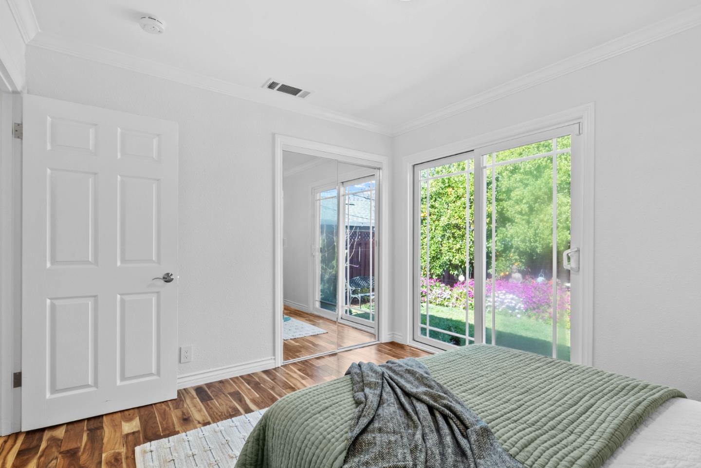 2423 Fernwood AVE