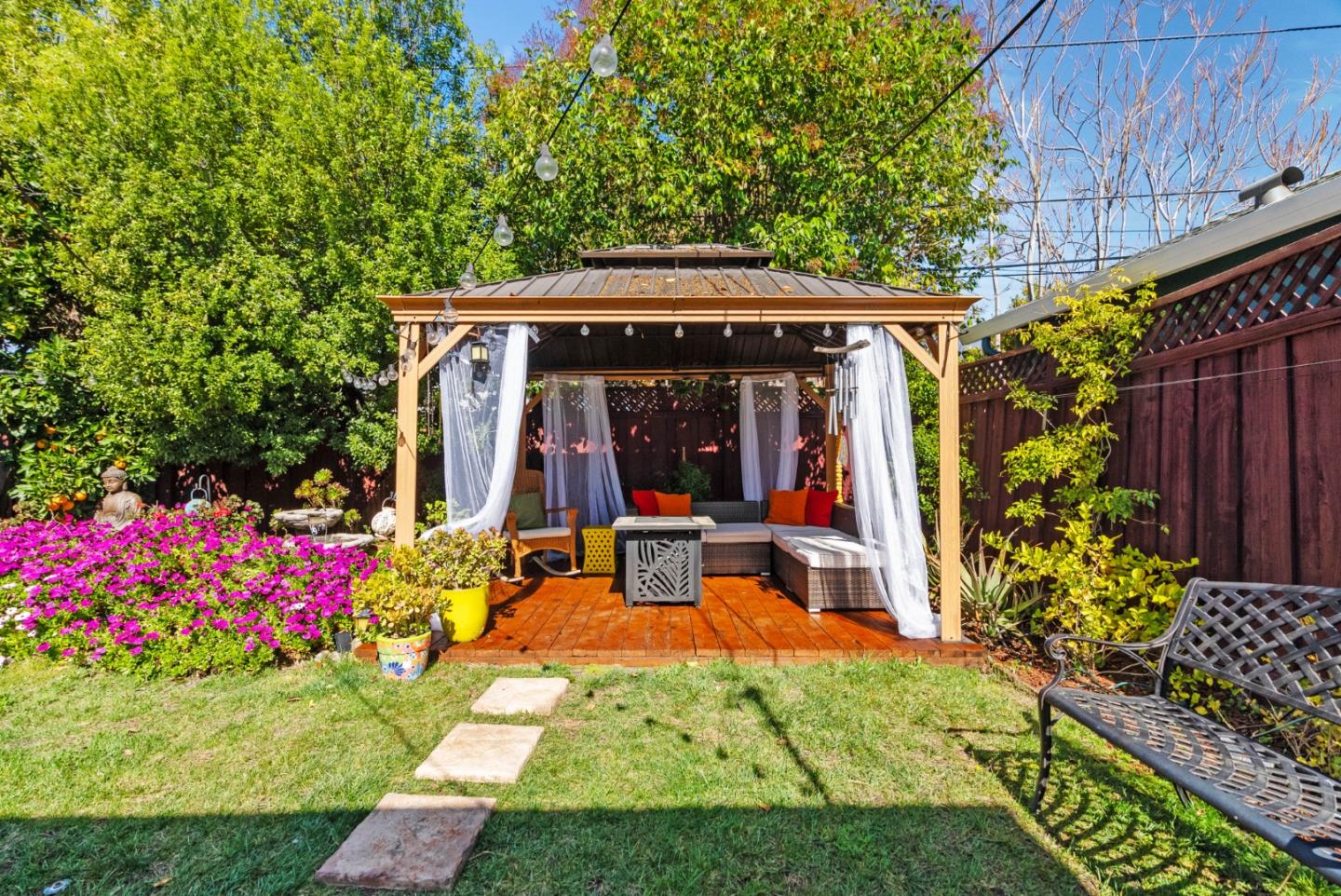 2423 Fernwood AVE