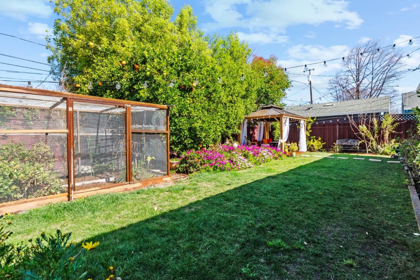 2423 Fernwood AVE