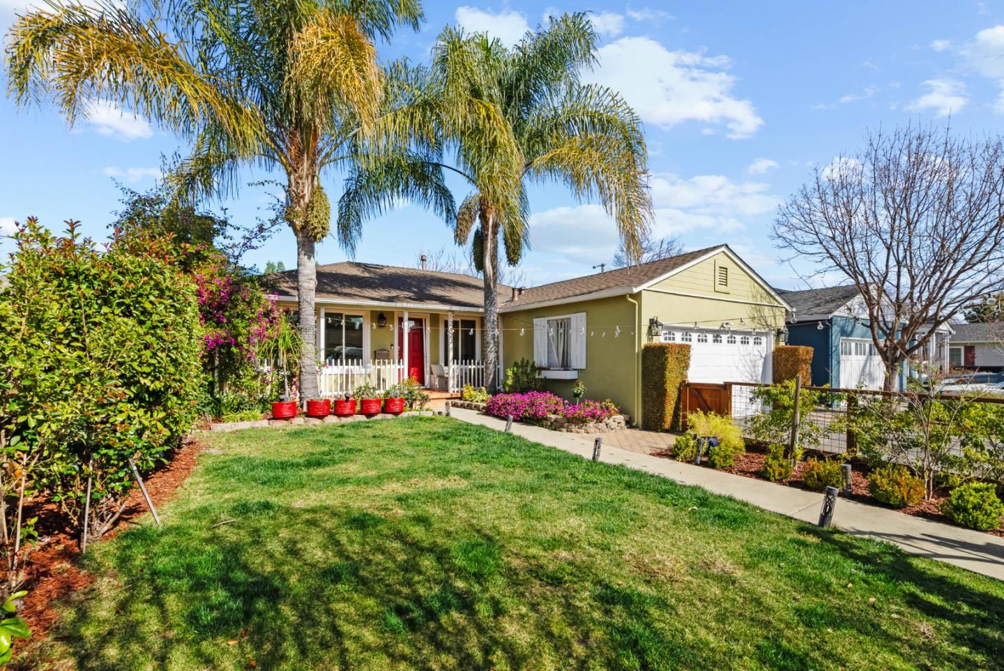 2423 Fernwood AVE