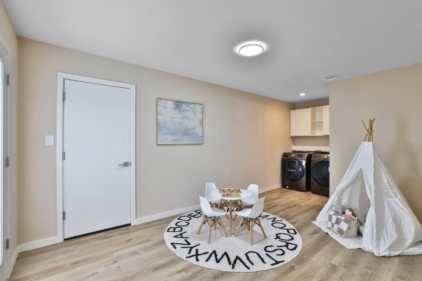 1535 Willowgate DR