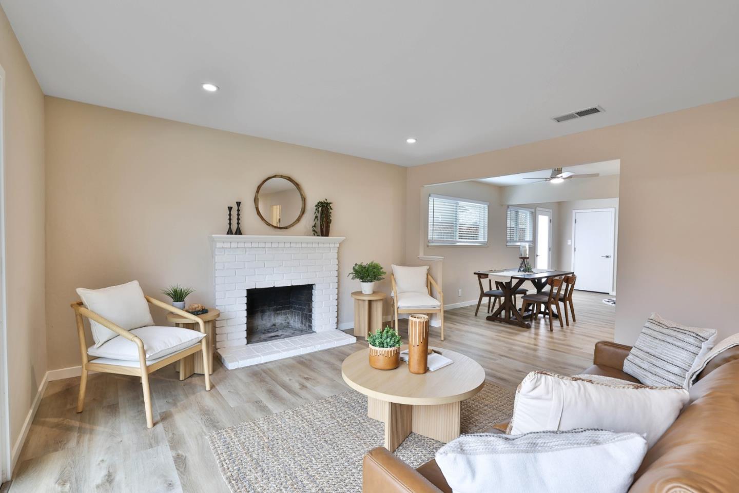 1535 Willowgate DR