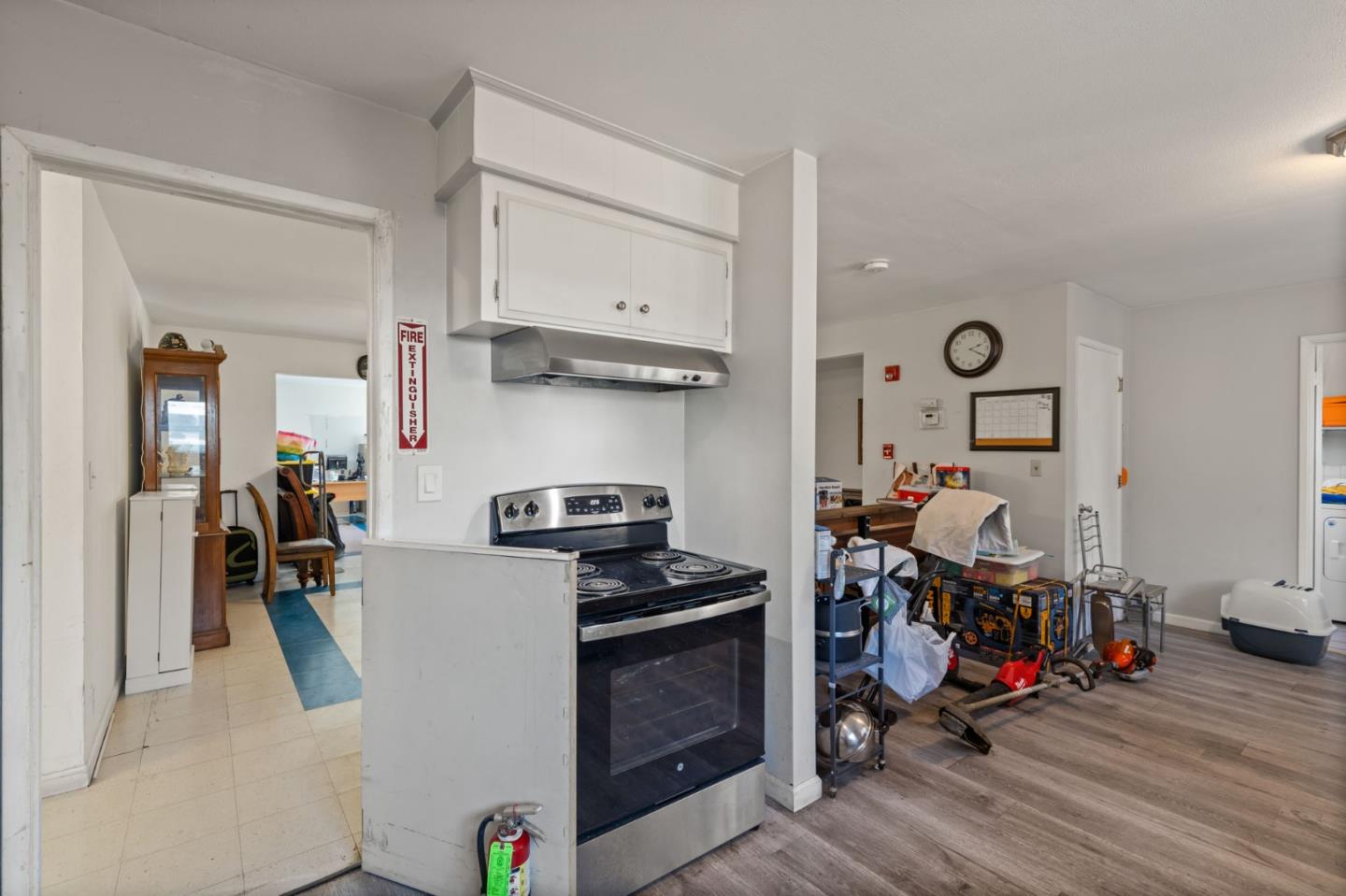 1701 Foxworthy AVE