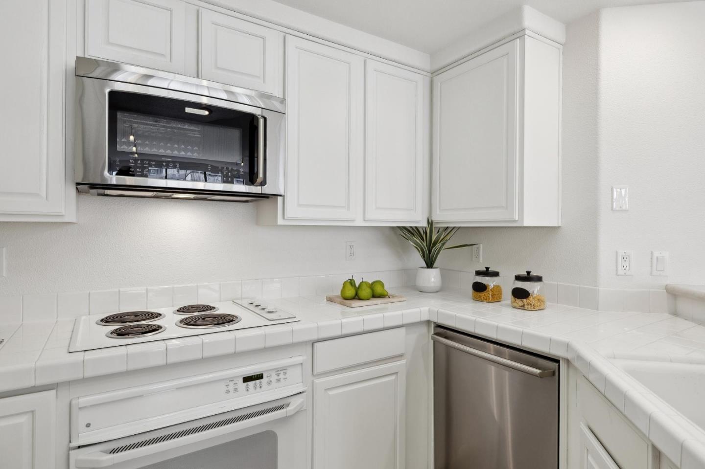 144 S 3rd ST 537