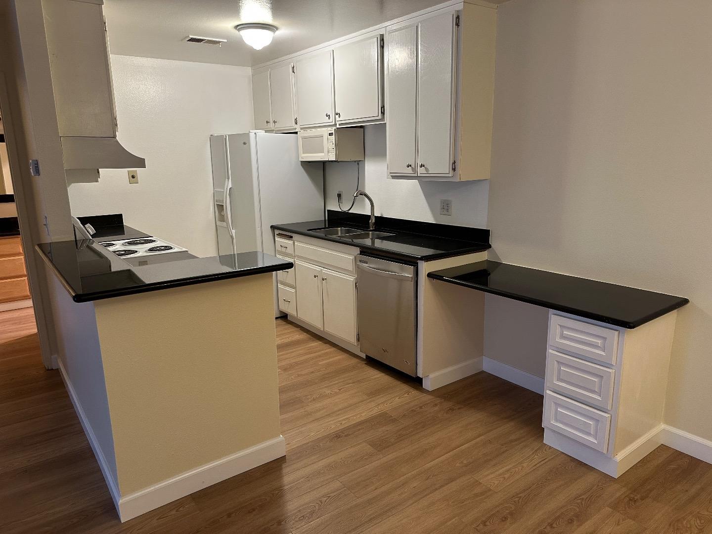 247 N Capitol AVE 286