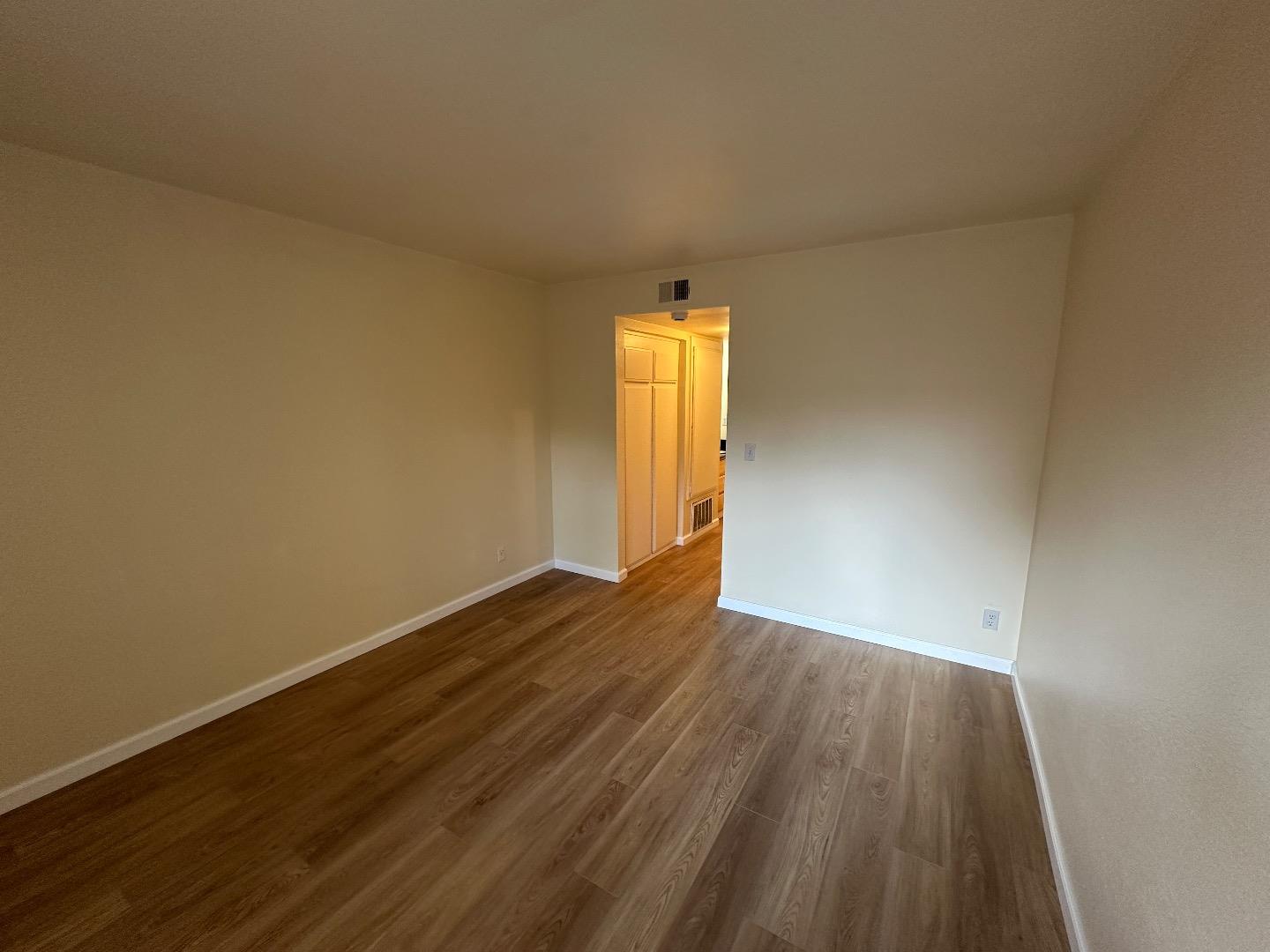 247 N Capitol AVE 286