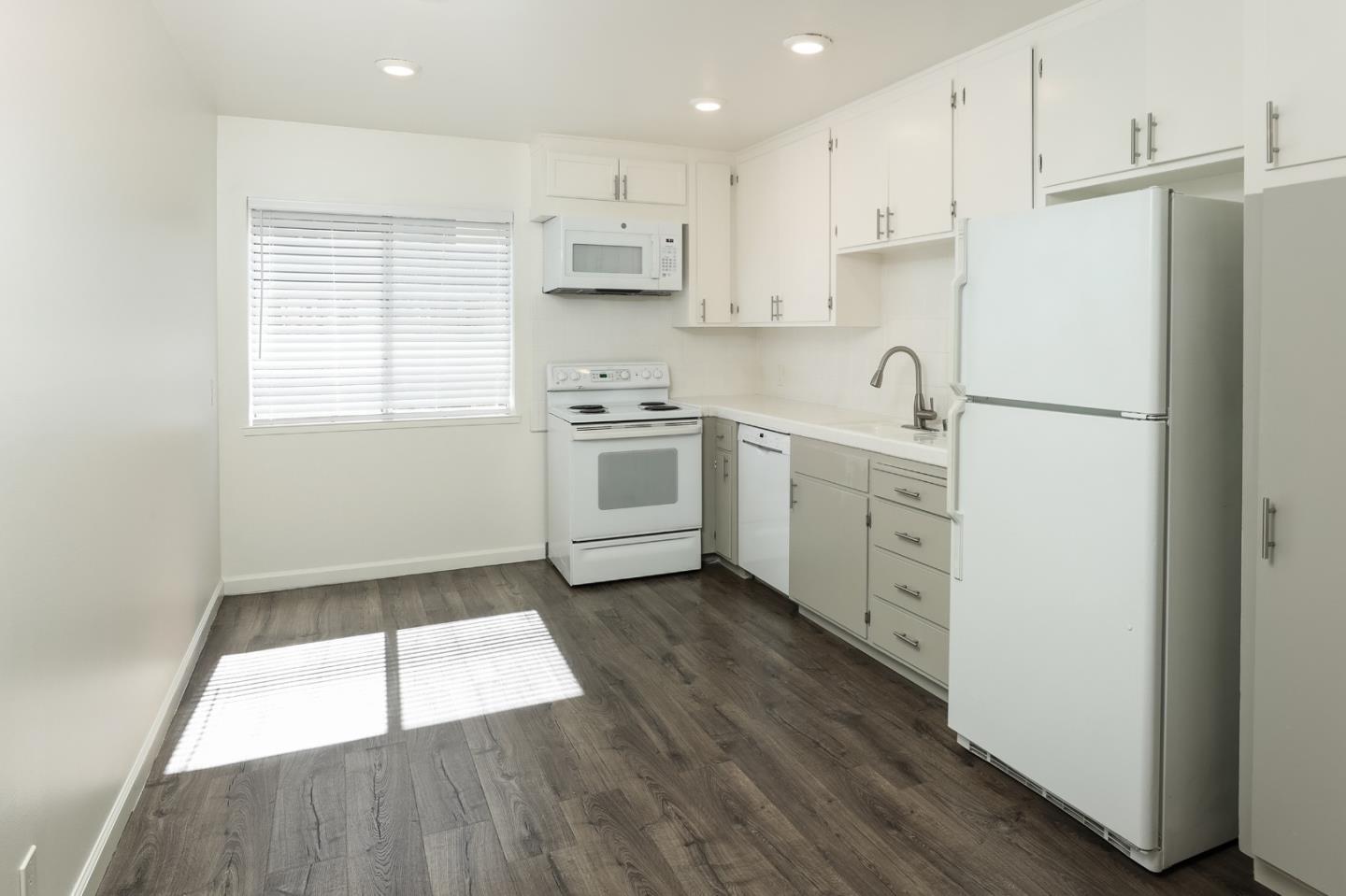 1547 Alta Glen DR
