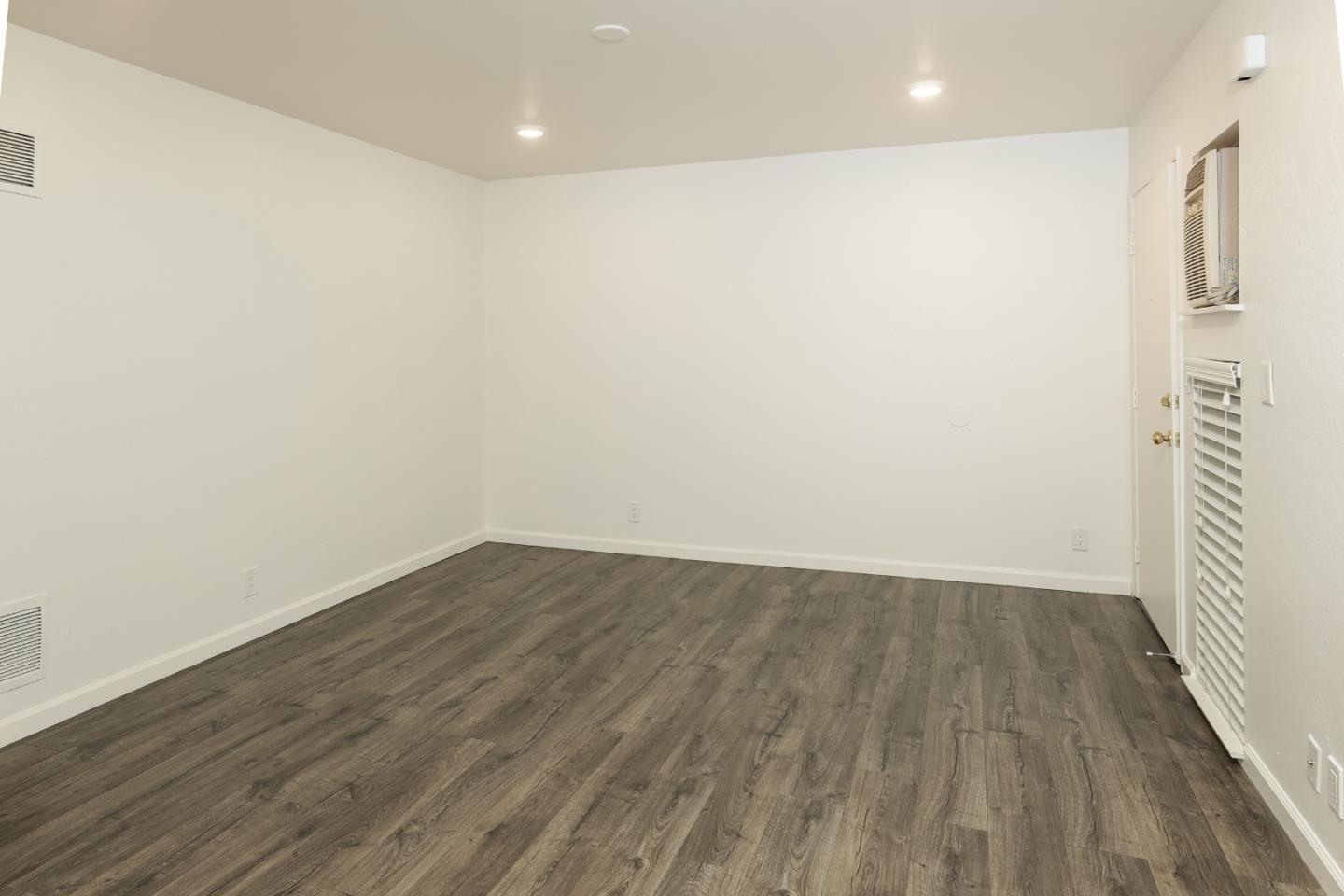 1547 Alta Glen DR