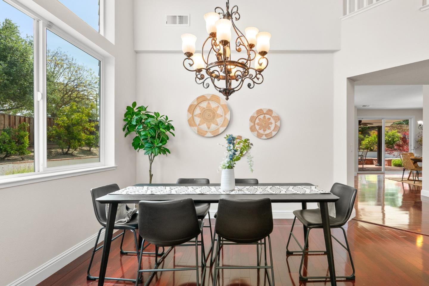 4627 Pacific Rim WAY