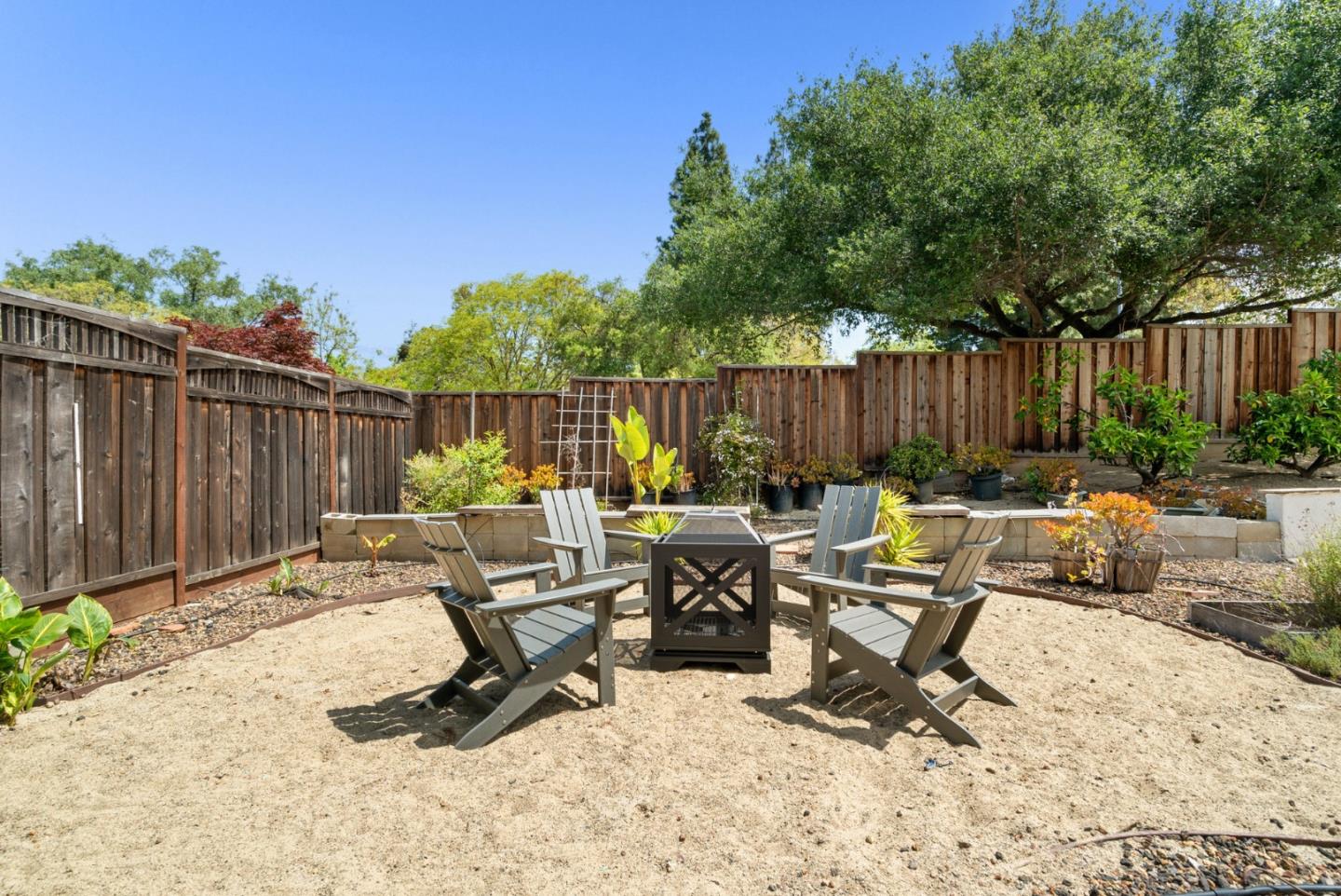 4627 Pacific Rim WAY