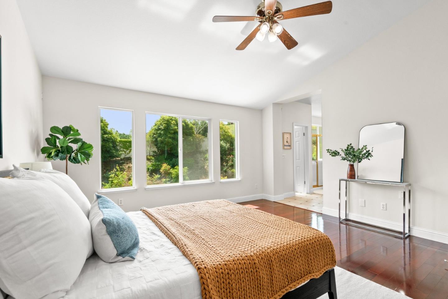 4627 Pacific Rim WAY