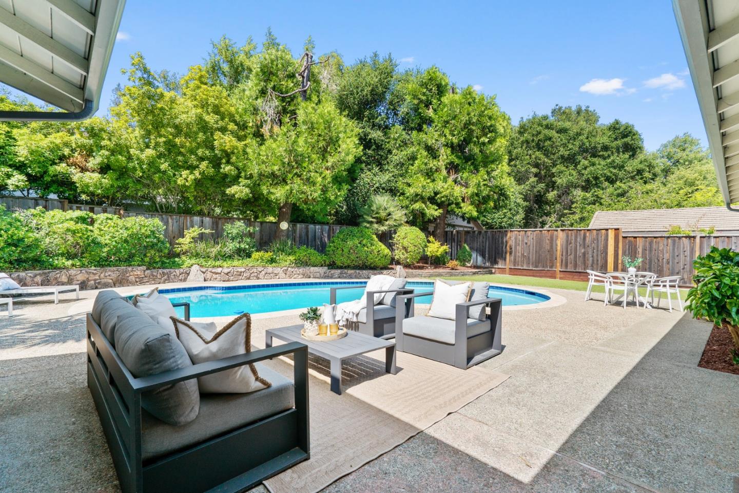 2050 Wooded Glen Drive