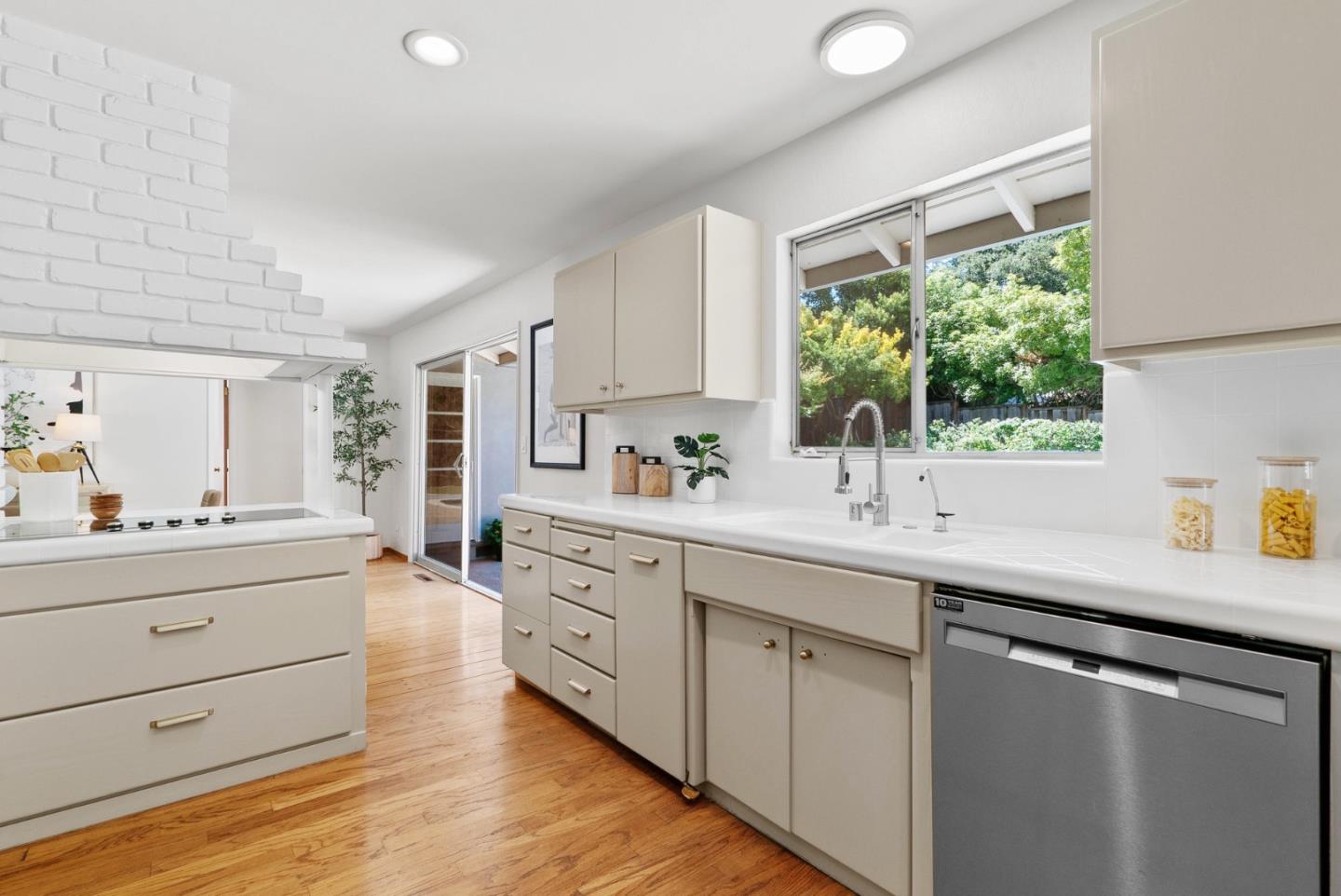 2050 Wooded Glen Drive