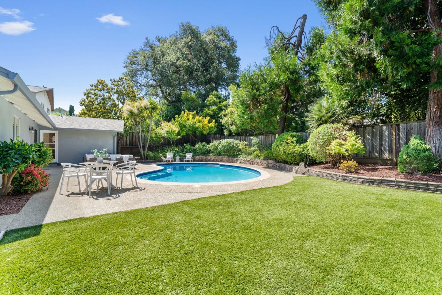 2050 Wooded Glen Drive