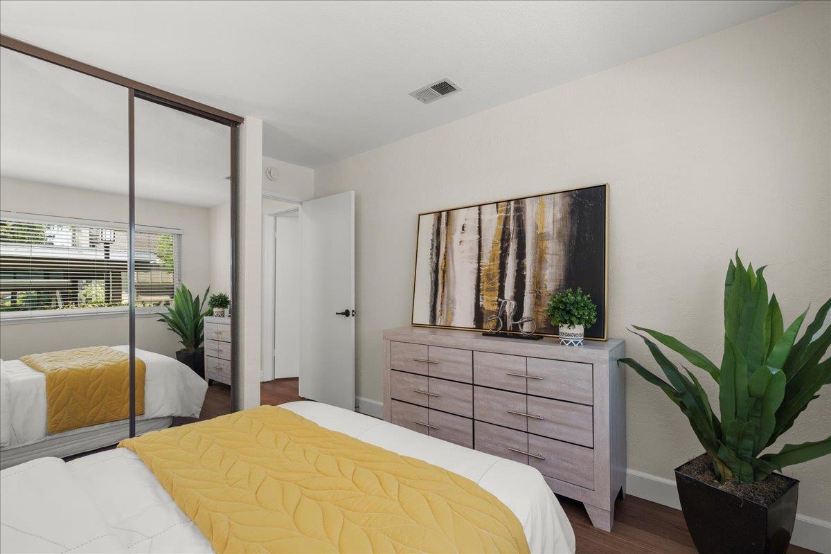 1305 La Terrace Circle