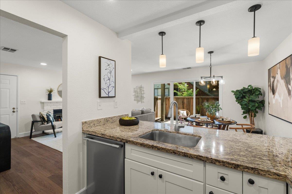 1305 La Terrace Circle