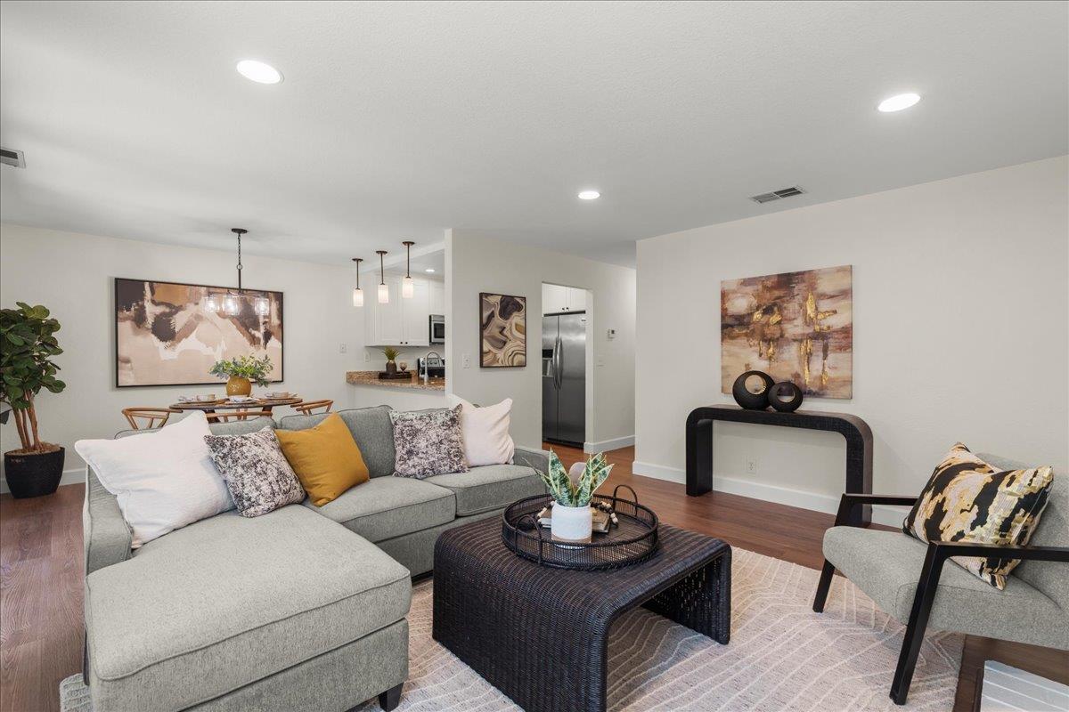 1305 La Terrace Circle