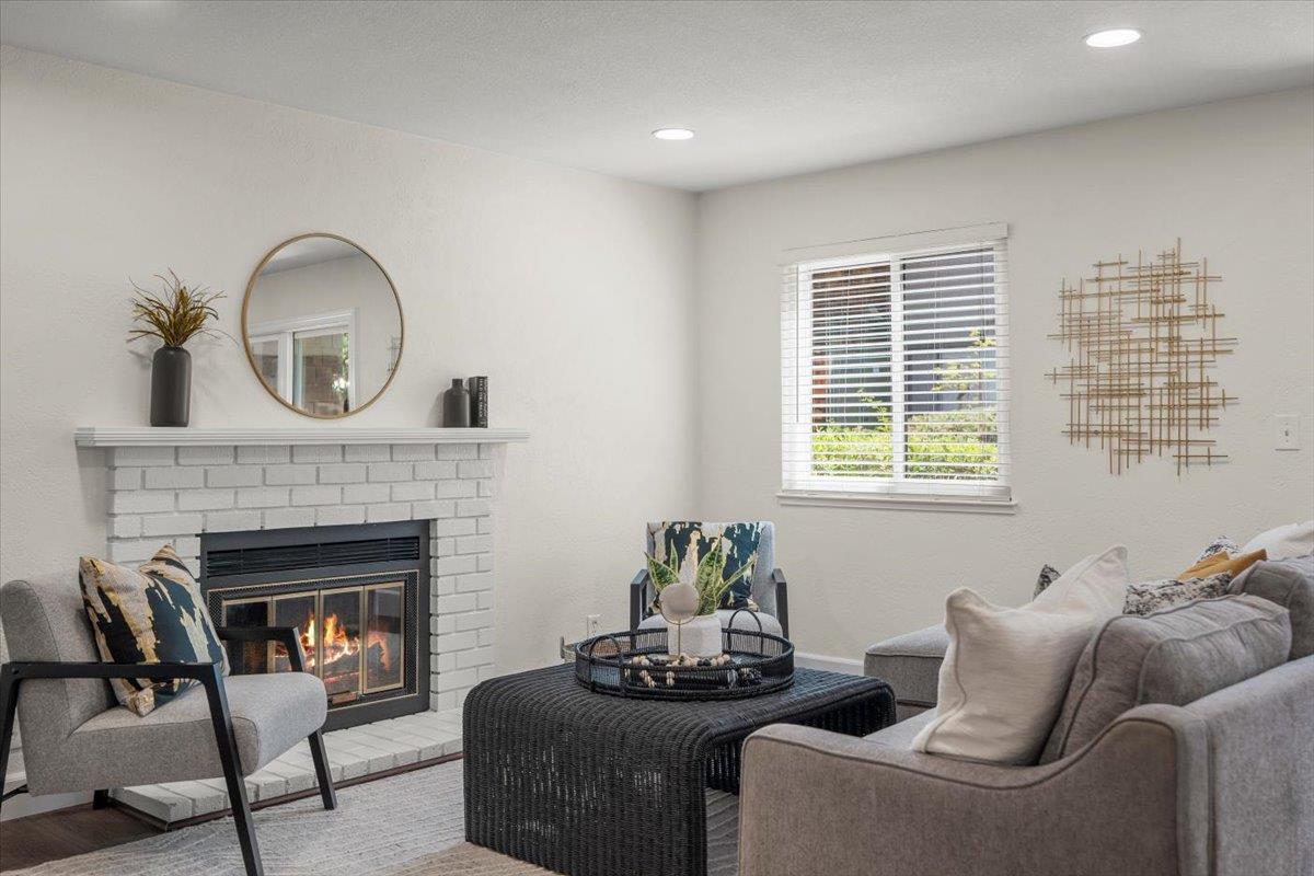 1305 La Terrace Circle