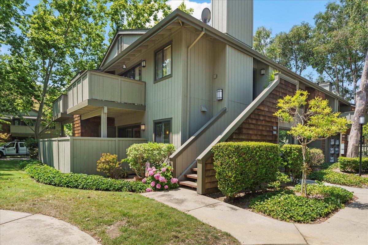 1305 La Terrace Circle