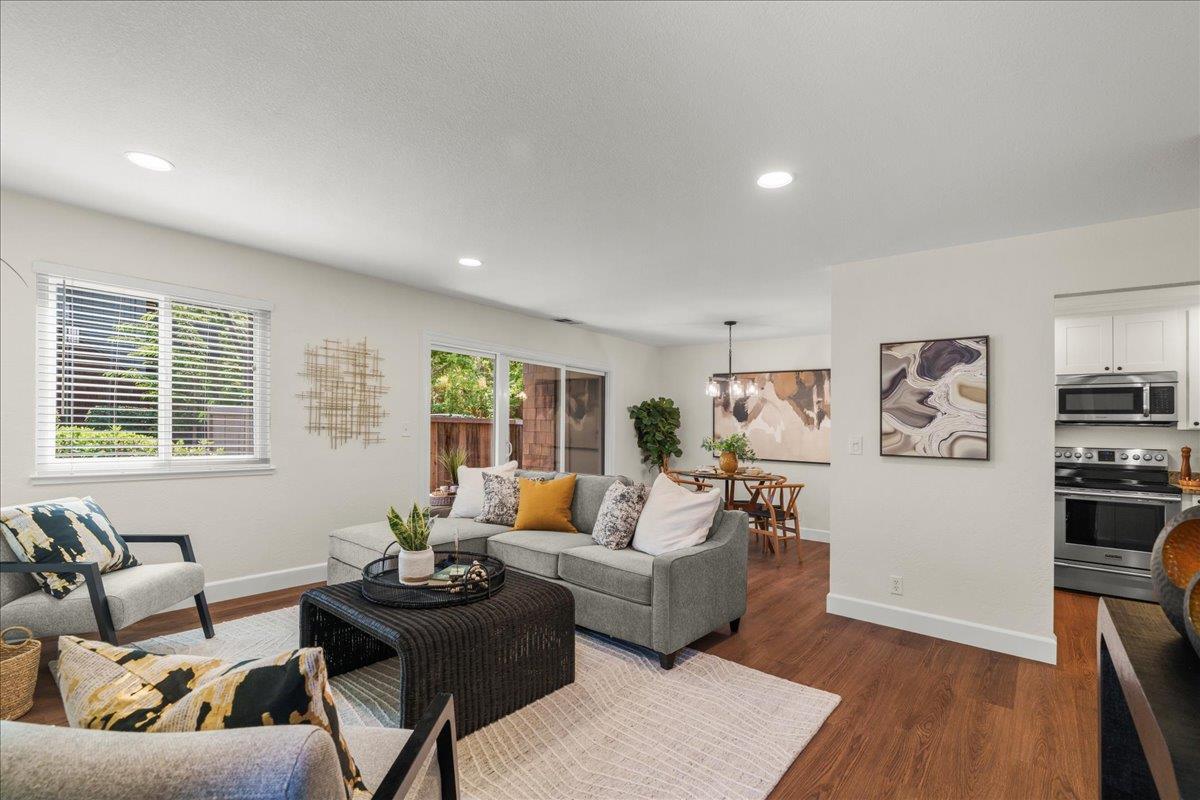 1305 La Terrace Circle