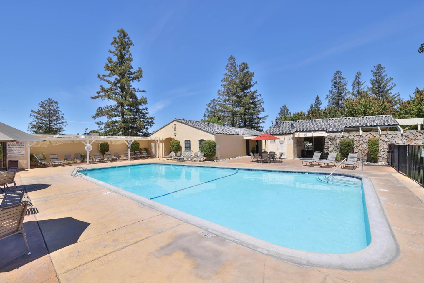 412 Chateau La Salle Drive Unit: 412