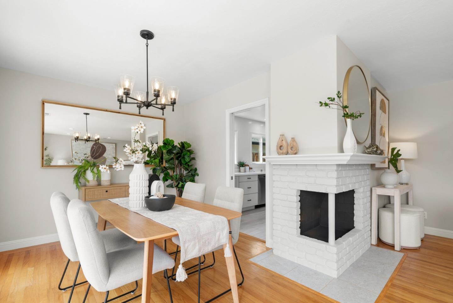 776 Pineview Drive
