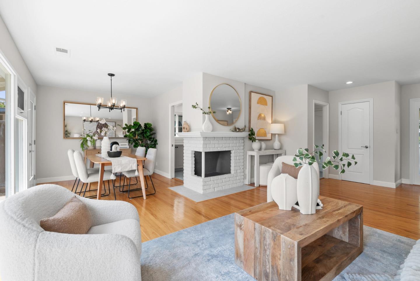776 Pineview Drive