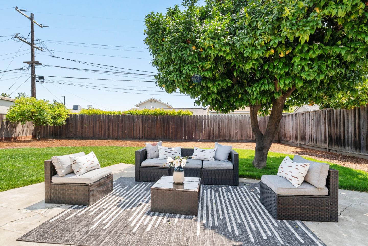 776 Pineview Drive