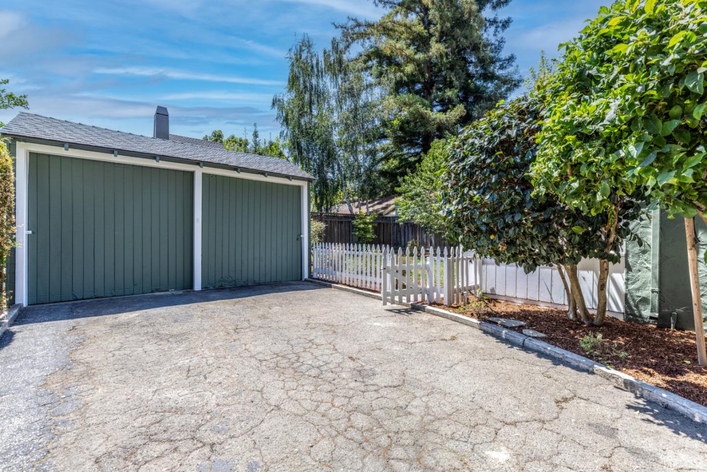 1176 Laurie Avenue