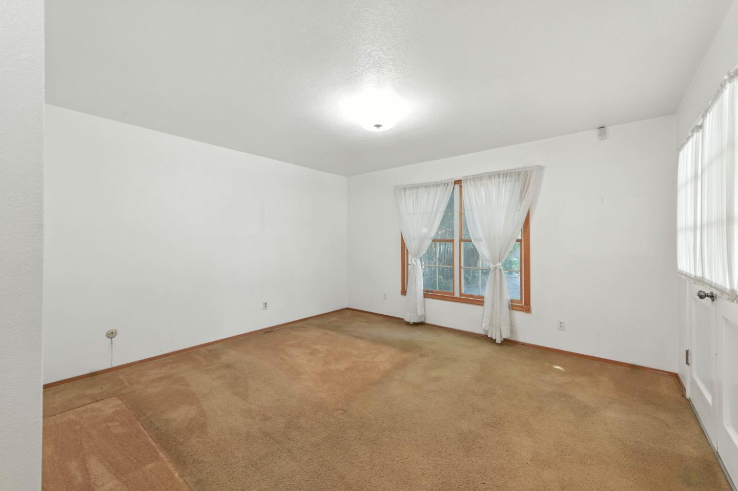 2201 Carleton Drive