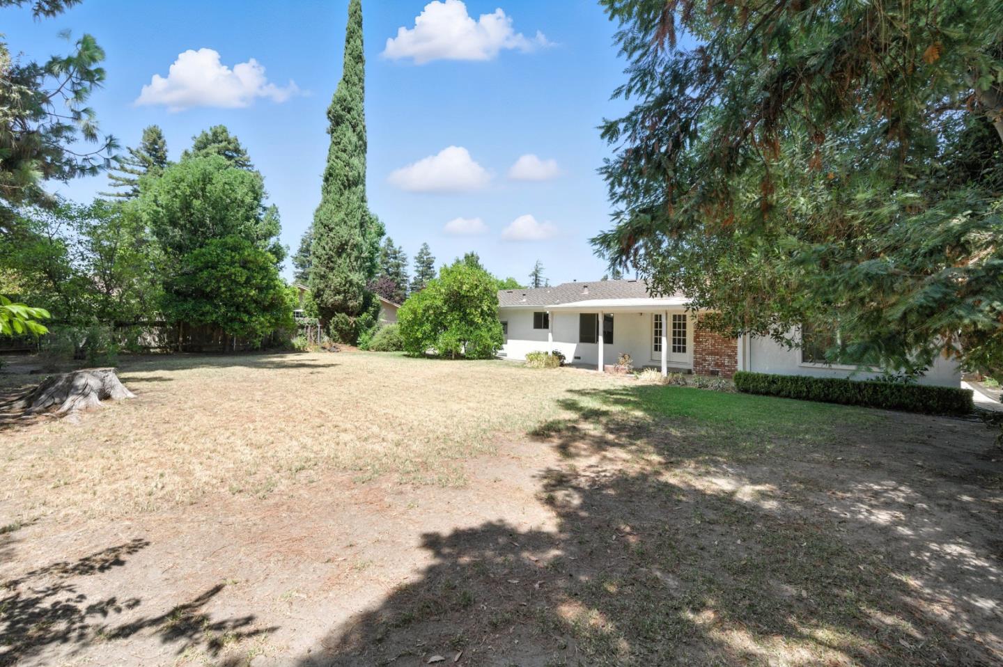 2201 Carleton Drive